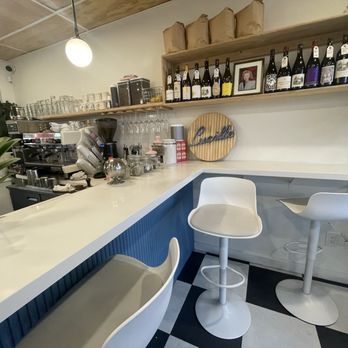 Discover Lucille in downtown Modesto — a cozy mom-and-pop breakfast & lunch café known for scratch-made dishes, all-day breakfast, outstanding coffee, and friendly service.